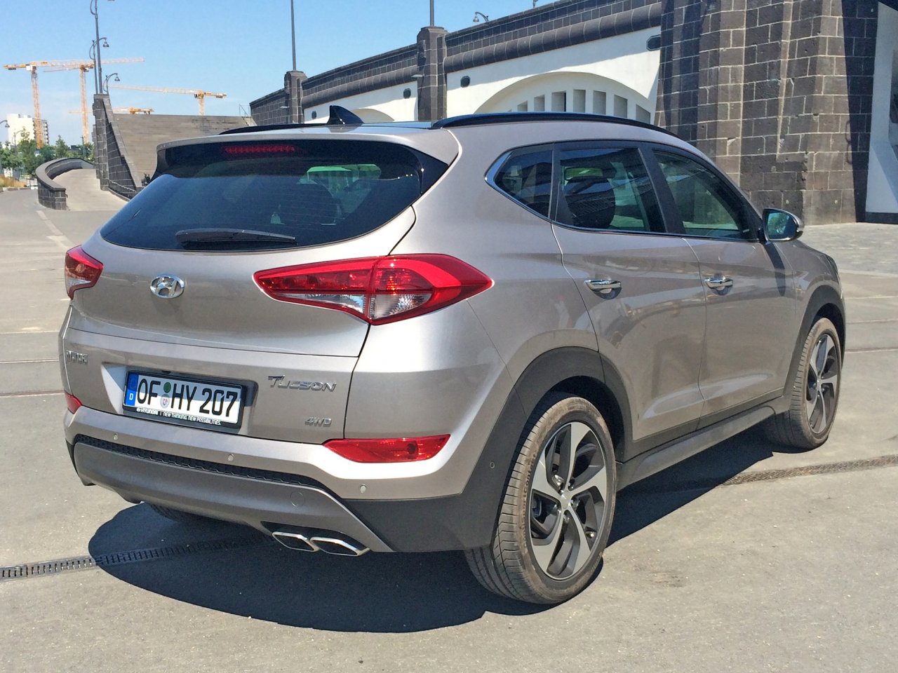 Hyundai Tucson White Sand